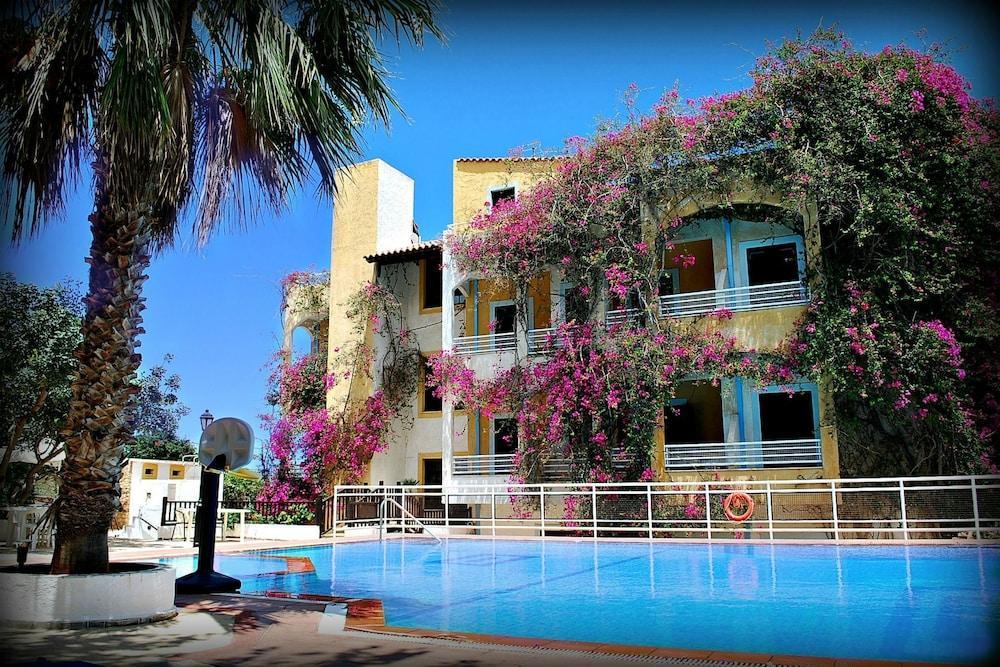 Iliostasi Beach Apartments แอร์ซอนิสซอส ภายนอก รูปภาพ